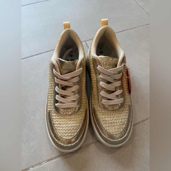 Lucky Step gold sneakers size 8.5 - Picture 2 of 8